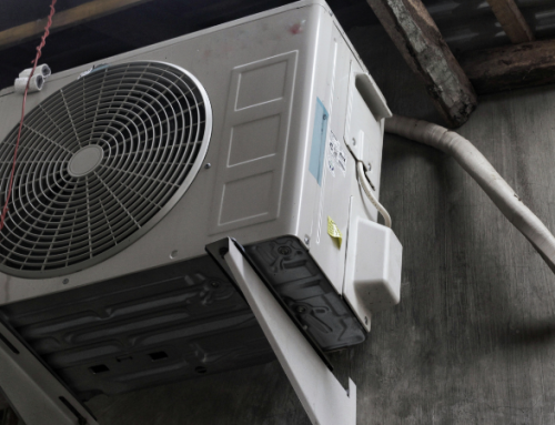 Penyebab AC Tidak Dingin? Jangan Taruh Barang di Unit Outdoor!