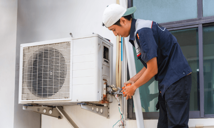 Pasang Outdoor AC di Balkon Icon Clean